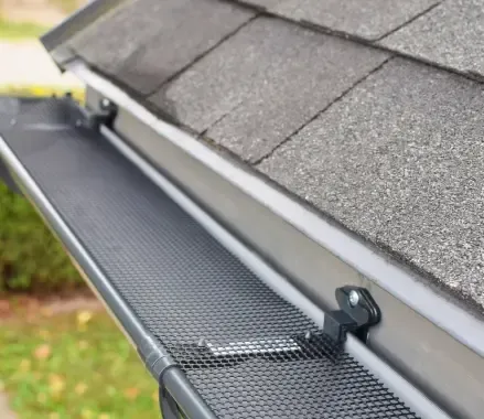 colocación de rejillas para canalones